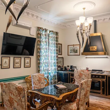 Apartment Regal House Regimental